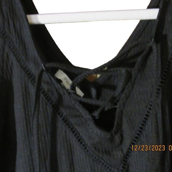 Black Statement Tank with Dressy Vibe – Size Small - Picture 4 of 5